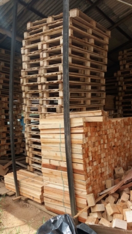 Pallets e Sarrafos